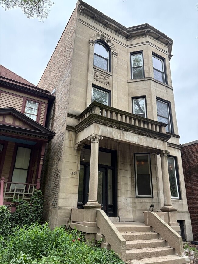 Building Photo - 5704 S Kenwood Ave Unit 2 Rental