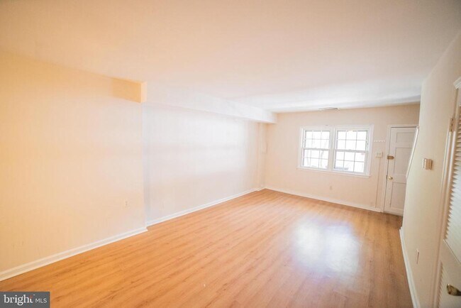 Photo - 2300 Naudain St