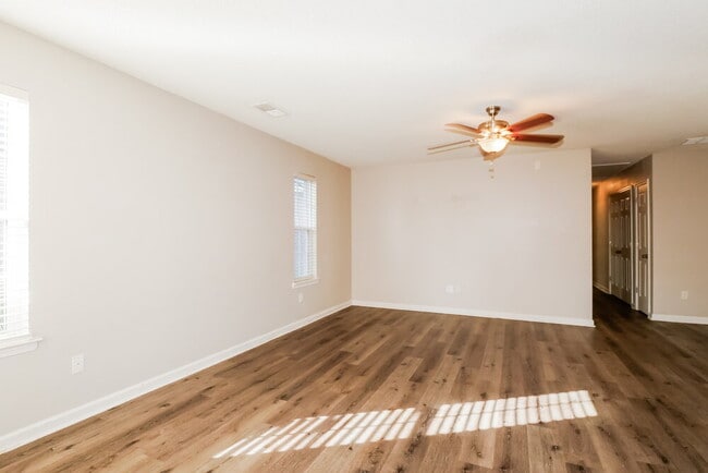 Photo - 7296 Green Ash Dr