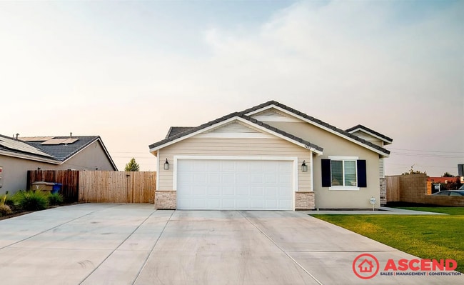 Photo - Modern 3 Bed / 2 Bath Home in Bakersfield – Garage + Full Appliance Package