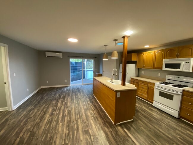Photo - 2464-2 NE Ravenwood Dr Unit 2464  2