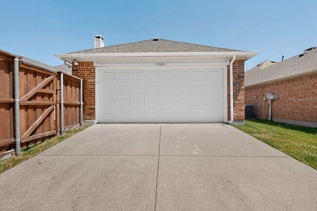 10201 Max Ln