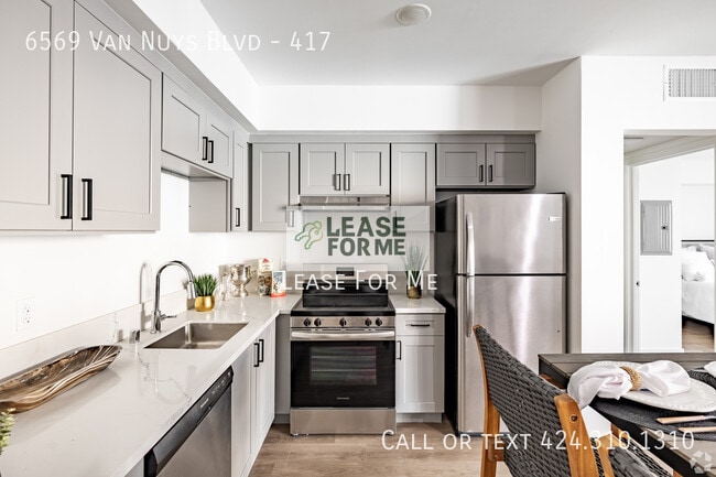 Building Photo - 6569 Van Nuys Blvd Unit 417
