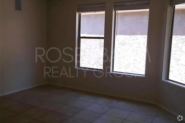 Building Photo - Beautiful 3-bedrooms, 2.5-baths home in th...