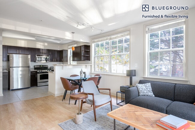 Photo - 925 N Garfield St Unidad FL2-ID237