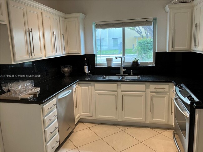 Photo - 5495 SW 68th Ave