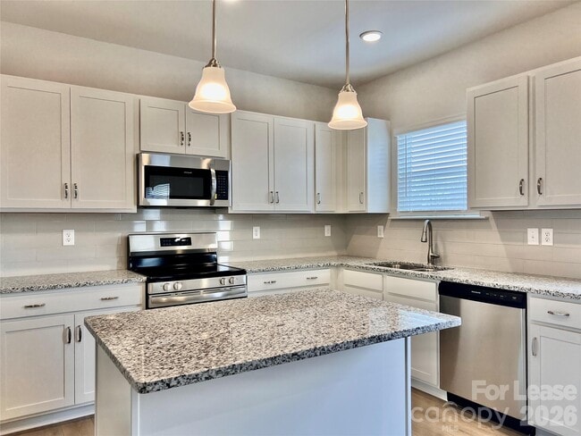 Photo - 1906 Gibb Xing