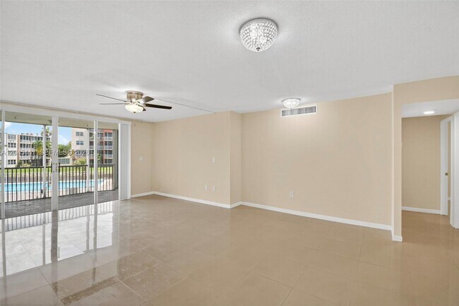 1710 NE 191st St Unit 206