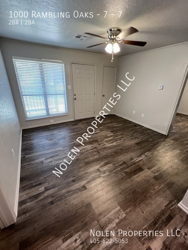 Photo - 1000 Rambling Oaks Dr