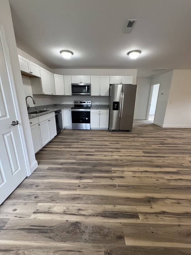 Photo - "Charming 3-Bedroom Retreat with 2 Full Ba...