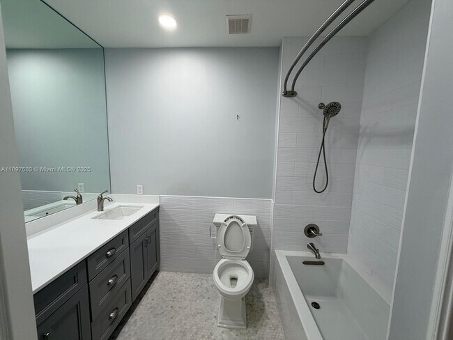 Photo - 1737 Carvelle Dr