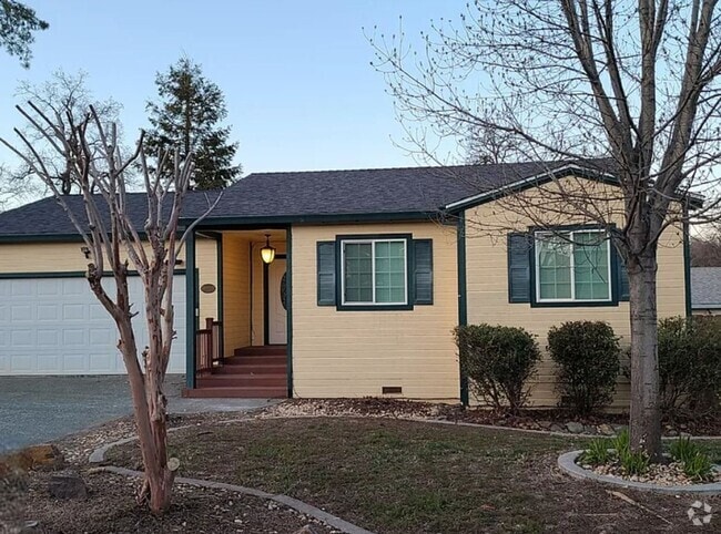Building Photo - Cozy home in Shasta Lake