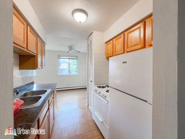 Photo - 527 W Aldine Ave Unit M04B