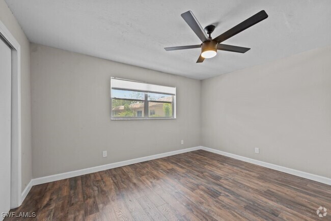 Building Photo - 1560 Colonial Blvd Unit 222 Rental