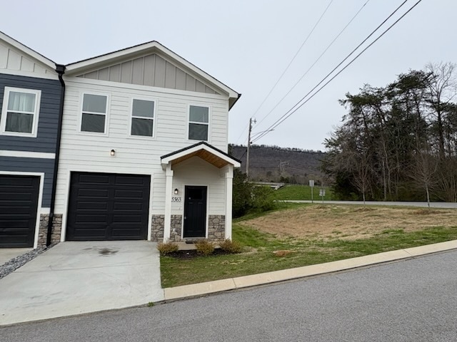 Building Photo - 5563 Stream Ln