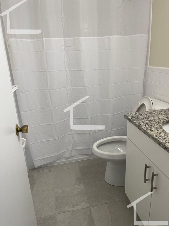 Photo - 2Br/2Bth, ready to move in, Great Locaton!