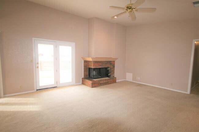 Photo - 4 Bed Brick Home! Zia School District! - Pets Welcome!!!