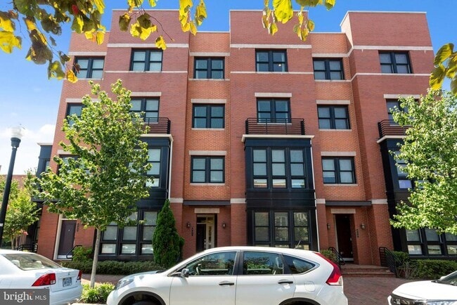 Building Photo - 621 E Howell Ave Rental