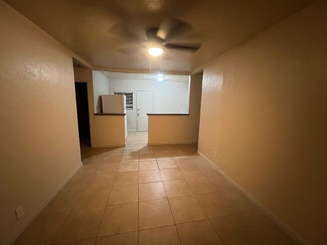 Building Photo - 1480 Chestnut Ave Rental