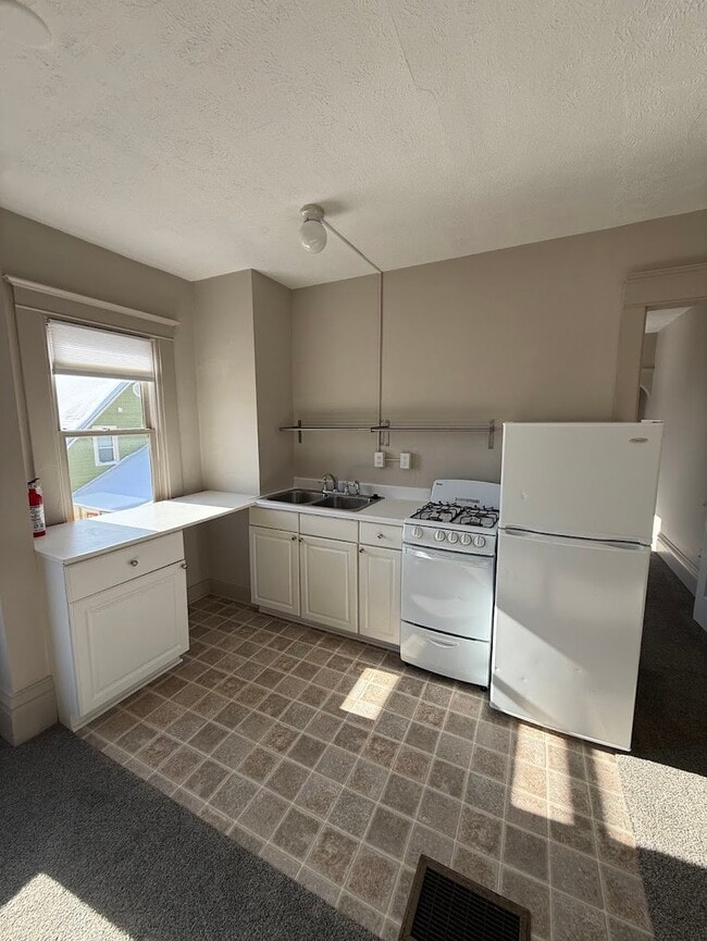 Photo - 418 Waukazoo Ave Unidad 4