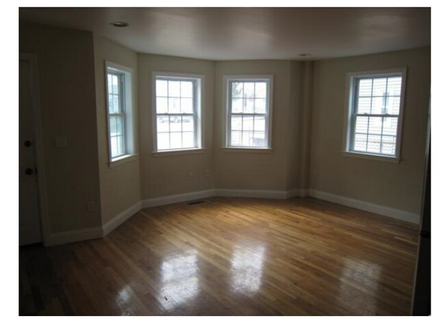Building Photo - 57 Day St Unit T Rental
