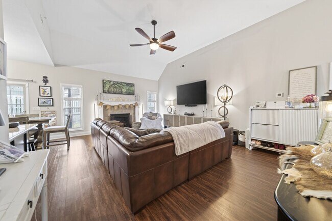 Photo - 163 Gabriella Ct