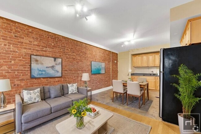 Building Photo - 20 STREET Unit 2R Rental