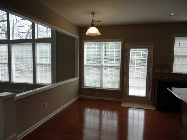 Photo - 690 Pimlicon Pl