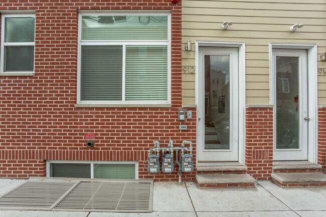 Photo - 912 N 19th St Unit 2