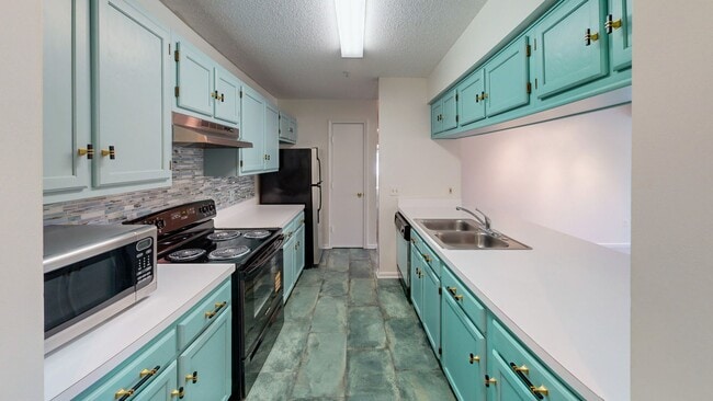 Photo - Ground Level 3 + 2 Spacious Updated condo