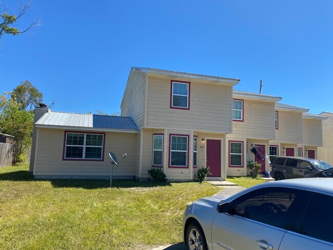 Photo - 256 N Berthe Ave