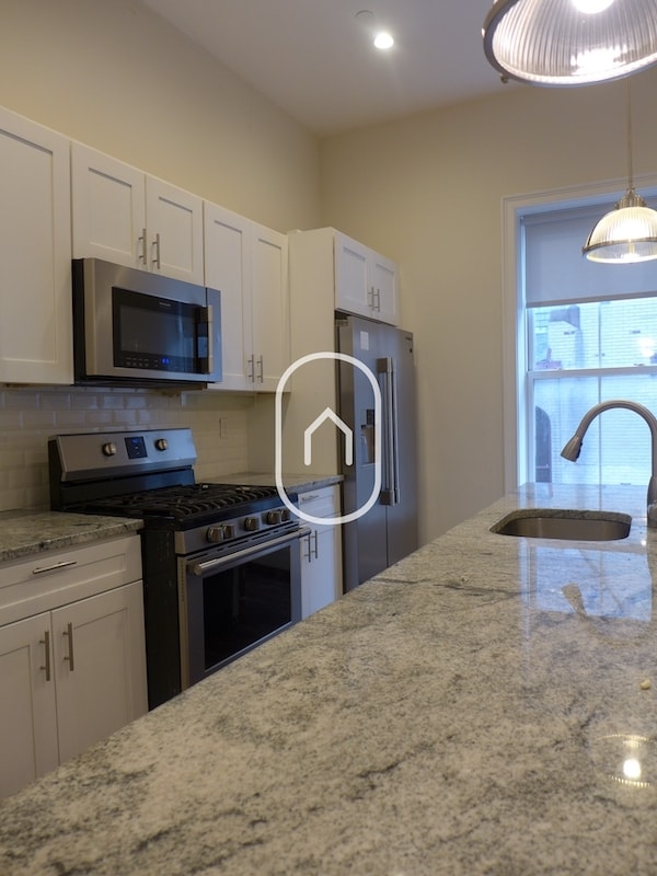 Photo - 133 Northampton St