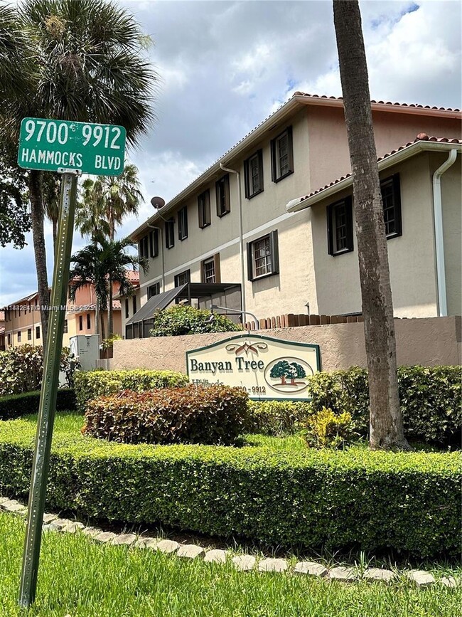 Building Photo - 9860 Hammocks Blvd Rental