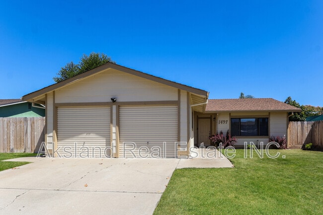 Building Photo - 1497 Claremont Dr