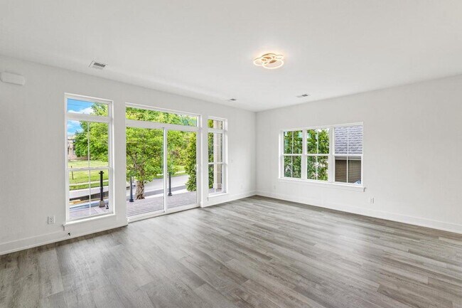 Photo - 232 E Brown St