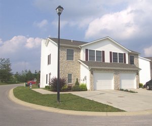 Building Photo - 3 BDRM TOWNHOUSE AVAILABLE JULY OR AUGUST ...
