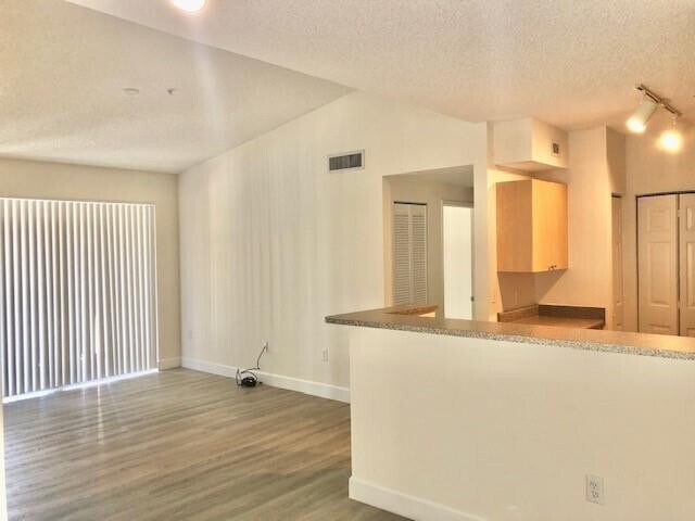 Photo - 8000 Nob Hl Rd Unit 202