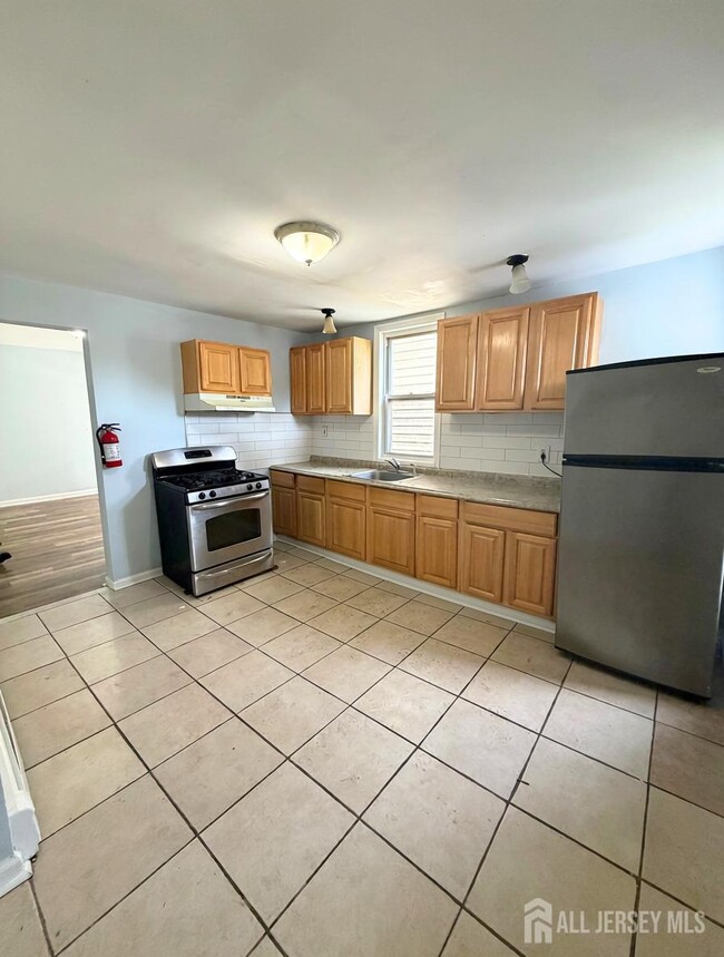1060 Bond St Unit 2