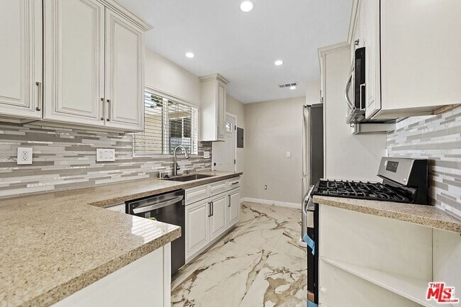 Building Photo - 1852 Holmby Ave Rental