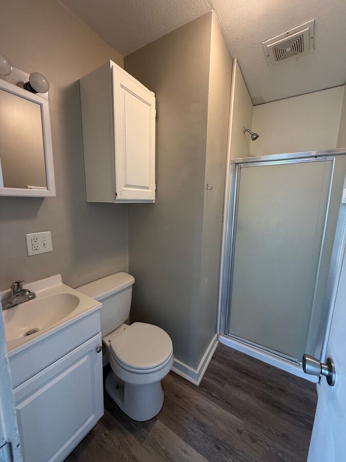 Photo - 904 W Main St Unit Apt 3