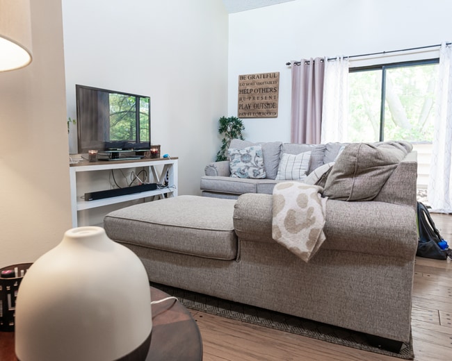 Photo - 10 Longstream Ct Unidad 202