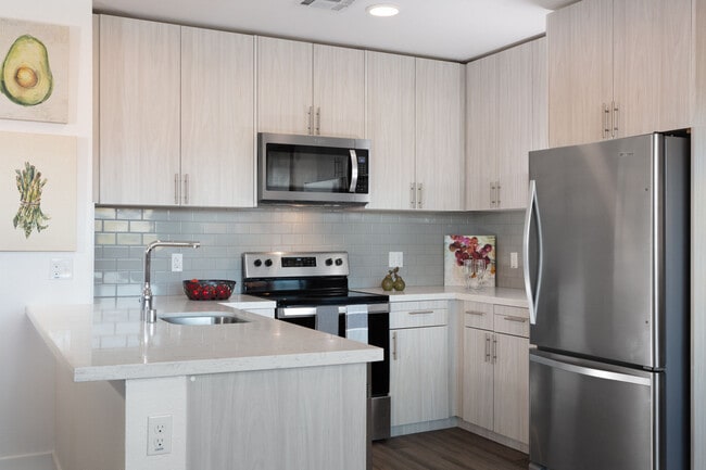 Photo - Sunsweet Apartments