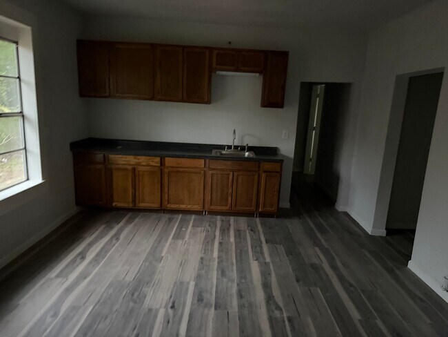 Photo - 939 12th St SE