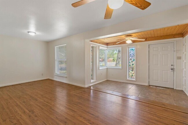 Photo - 2704 Highwood Dr