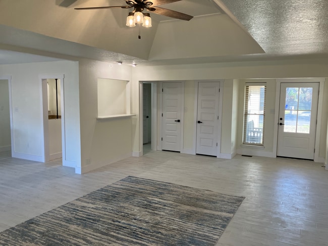 Photo - 3221 Cove Hollow Ct