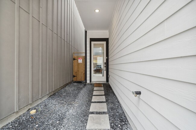 Photo - 8470 Berry Green Ln