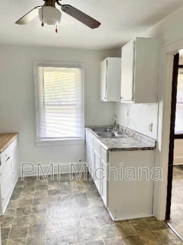 Photo - 1136 King St