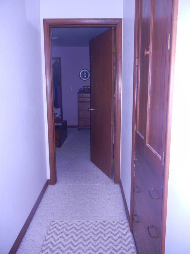 Hallway - 714 STARK ST