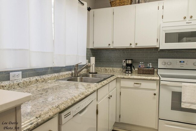 Photo - 172 Chimney Stone Way