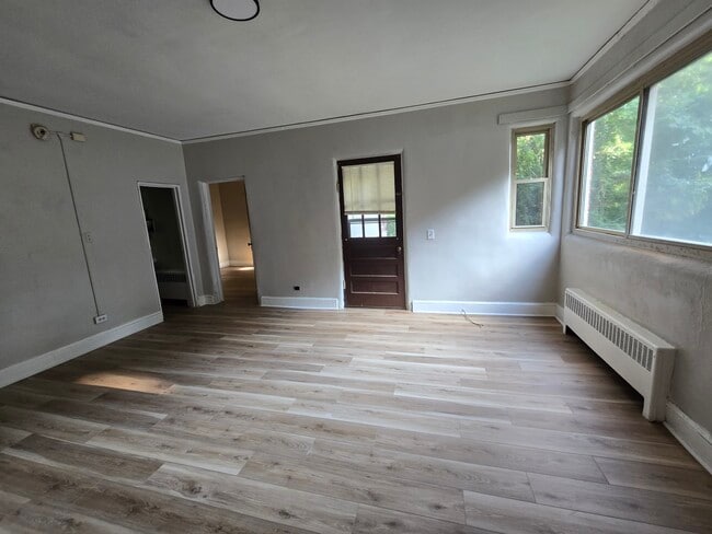Living Room New Flooring throughout - 111 Phillips Ct Unit 122